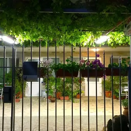 House Of Flowers Affittacamere 3*